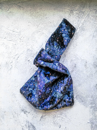 Blue zodiac velvet knot bag